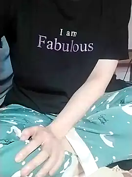 Snapshot of ngoclothingoc9en chatting on March 13, 12:05 am ngoclothingoc9en online show from March 13, 12:05 am