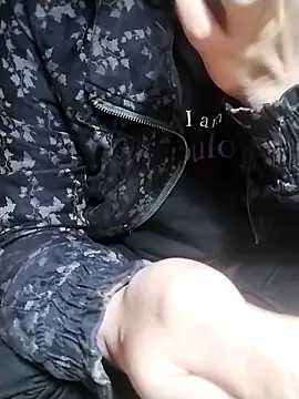 Snapshot of ngoclothingoc9en chatting on March 13, 11:49 pm ngoclothingoc9en online show from March 13, 11:49 pm