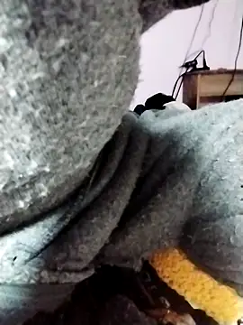 Snapshot of ngoclothingoc9en chatting on March 17, 12:08 am ngoclothingoc9en online show from March 17, 12:08 am