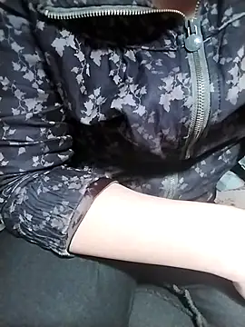 Snapshot of ngoclothingoc9en chatting on March 18, 2:47 am ngoclothingoc9en online show from March 18, 2:47 am