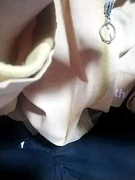 Snapshot of ngoclothingoc9en chatting on March 21, 2:18 pm ngoclothingoc9en online show from March 21, 2:18 pm