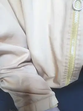 Snapshot of ngoclothingoc9en chatting on March 22, 3:20 am ngoclothingoc9en online show from March 22, 3:20 am