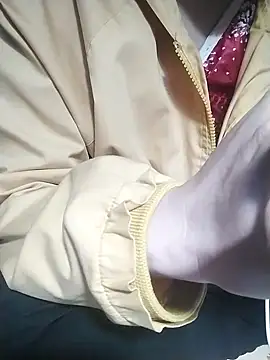 Snapshot of ngoclothingoc9en chatting on March 22, 7:36 am ngoclothingoc9en online show from March 22, 7:36 am