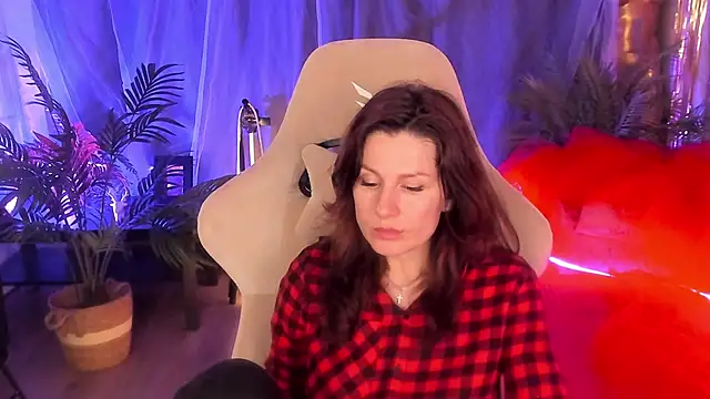 April o Nill online show from March 25, 3:40 pm