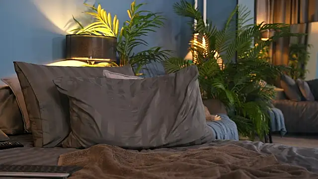  keeti  online show from October 23, 3:33 pm