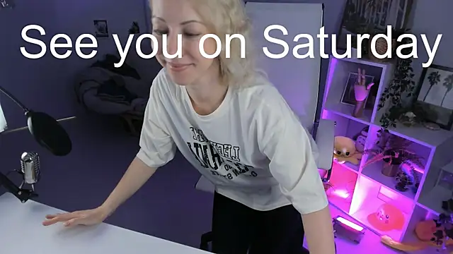 LylithSkye online show from March 15, 8:04 am