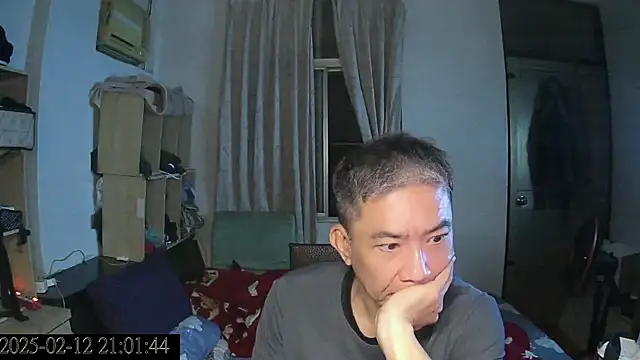 Snapshot of YuHsuant chatting on February 12, 1:06 pm YuHsuant online show from February 12, 1:06 pm