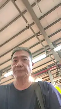 Snapshot of YuHsuant chatting on December 18, 10:21 am YuHsuant online show from December 18, 10:21 am