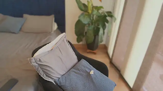 pansuggarofficial online show from December 4, 5:10 pm