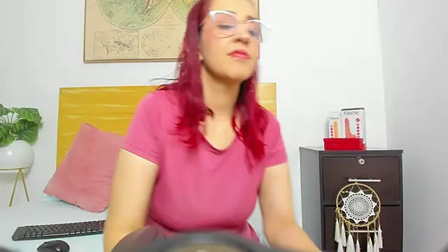 Snapshot of jadde13_ chatting on February 19, 7:48 pm jadde13 online show from February 19, 7:48 pm