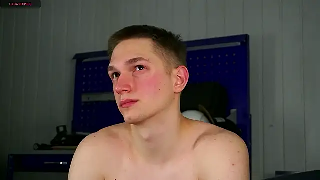 Snapshot of dustyn_fox chatting on February 3, 4:21 am dustyn fox online show from February 3, 4:21 am