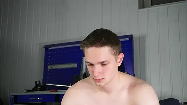 Snapshot of dustyn_fox chatting on February 16, 4:03 pm dustyn fox online show from February 16, 4:03 pm