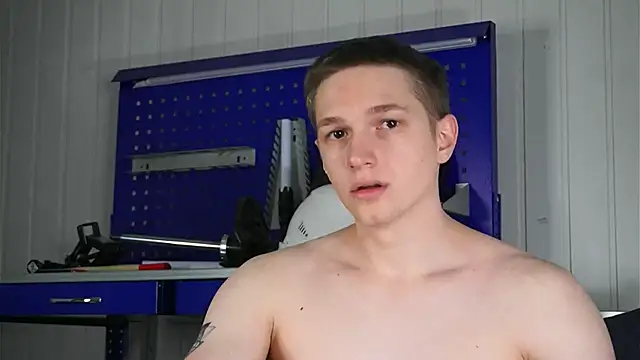 Snapshot of dustyn_fox chatting on February 21, 9:43 am dustyn fox online show from February 21, 9:43 am