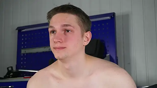 Snapshot of dustyn_fox chatting on February 22, 7:29 am dustyn fox online show from February 22, 7:29 am