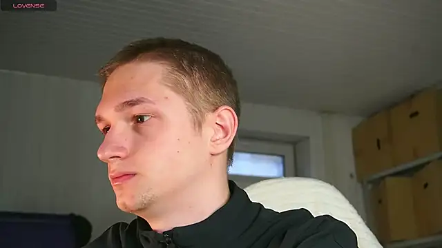 dustyn fox online show from April 11, 4:06 am