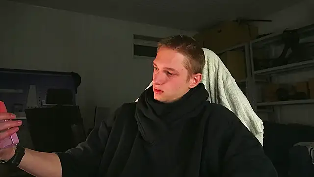 dustyn fox online show from April 17, 5:05 pm