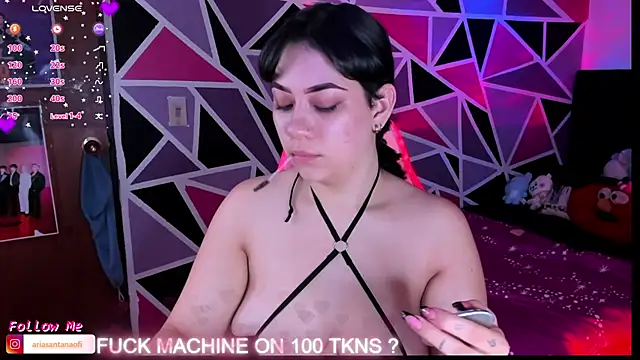 Snapshot of arisantana chatting on October 30, 10:54 pm arisantana online show from October 30, 10:54 pm