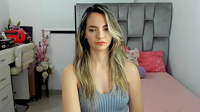 Snapshot of baby-miah chatting on October 10, 2:21 am baby-miah online show from October 10, 2:21 am