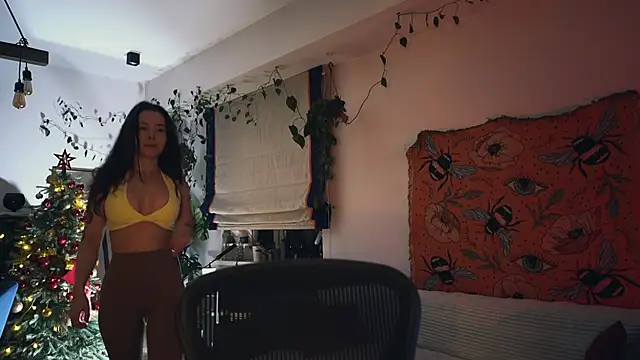 Snapshot of Leona_Mell chatting on December 14, 10:36 pm Leona Mell online show from December 14, 10:36 pm