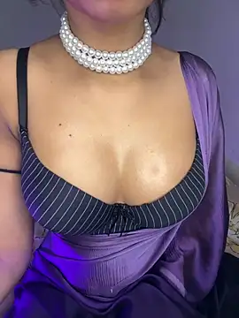 Snapshot of Hot-sexy222 chatting on January 27, 10:27 am Hot-sexy222 online show from January 27, 10:27 am