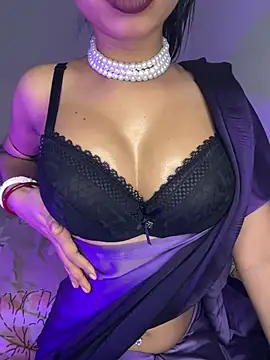 Snapshot of Hot-sexy222 chatting on February 2, 10:35 am Hot-sexy222 online show from February 2, 10:35 am