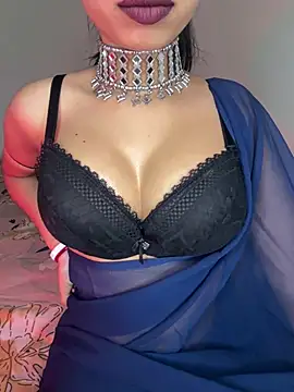 Snapshot of Hot-sexy222 chatting on February 7, 10:19 am Hot-sexy222 online show from February 7, 10:19 am