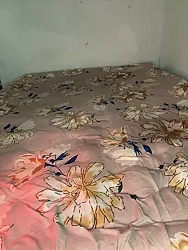 Snapshot of Hot-sexy222 chatting on February 17, 10:29 am Hot-sexy222 online show from February 17, 10:29 am