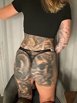 Snapshot of redNatified chatting on October 30, 7:36 pm redNatified online show from October 30, 7:36 pm