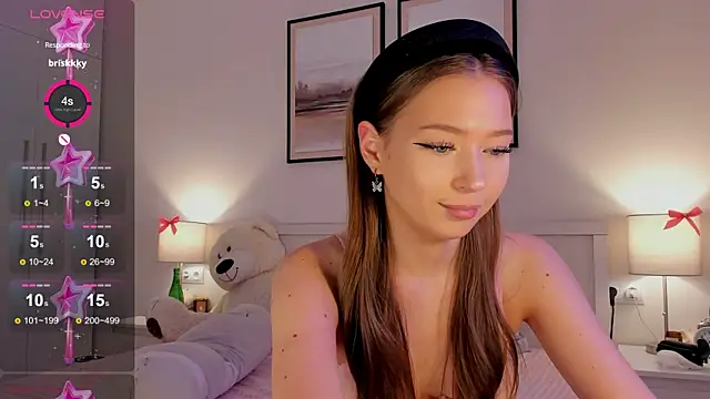 Snapshot of diana_nier chatting on December 15, 7:07 pm diana nier online show from December 15, 7:07 pm