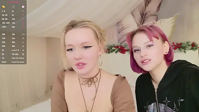 Snapshot of AliceMorr chatting on December 23, 3:12 pm AliceMorr online show from December 23, 3:12 pm