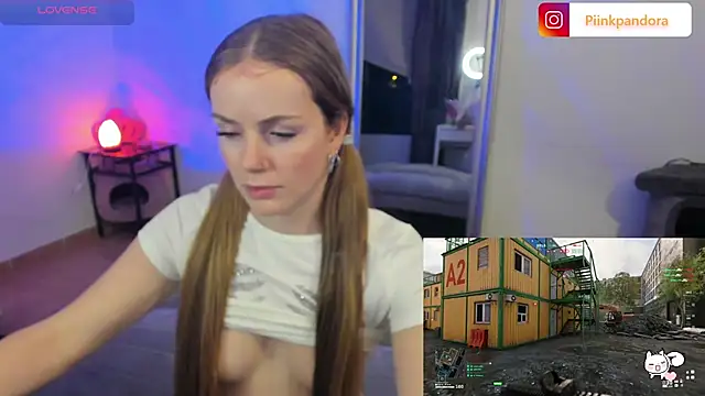 Snapshot of Piinkpandora chatting on December 2, 1:03 am Piinkpandora online show from December 2, 1:03 am