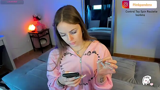 Snapshot of Piinkpandora chatting on March 2, 3:59 pm Piinkpandora online show from March 2, 3:59 pm