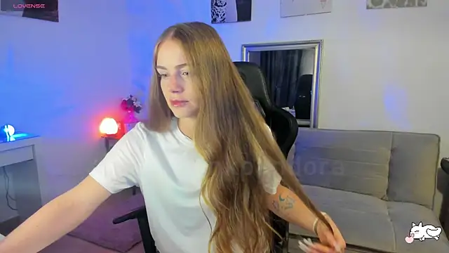 Snapshot of Piinkpandora chatting on October 10, 9:36 pm Piinkpandora online show from October 10, 9:36 pm