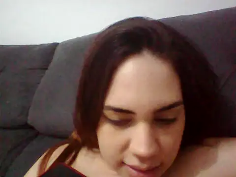 Julinha18 online show from December 16, 4:34 am