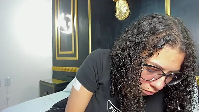 aixa 15 online show from November 10, 12:15 pm