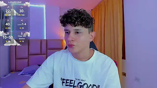 Snapshot of Nathan_Bluee chatting on December 11, 8:28 pm Nathan Bluee online show from December 11, 8:28 pm