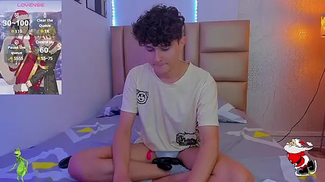 Snapshot of Nathan_Bluee chatting on December 29, 5:44 pm Nathan Bluee online show from December 29, 5:44 pm