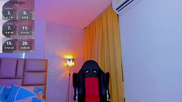 Snapshot of Nathan_Bluee chatting on January 3, 6:57 pm Nathan Bluee online show from January 3, 6:57 pm