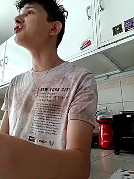 Snapshot of Nathan_Bluee chatting on January 5, 1:47 pm Nathan Bluee online show from January 5, 1:47 pm