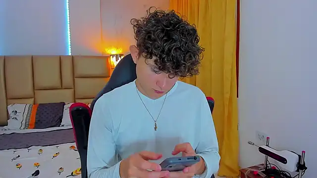 Snapshot of Nathan_Bluee chatting on January 17, 4:57 pm Nathan Bluee online show from January 17, 4:57 pm