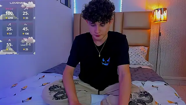 Snapshot of Nathan_Bluee chatting on January 21, 4:27 pm Nathan Bluee online show from January 21, 4:27 pm