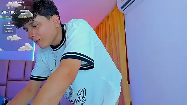 Snapshot of Nathan_Bluee chatting on March 11, 4:18 pm Nathan Bluee online show from March 11, 4:18 pm