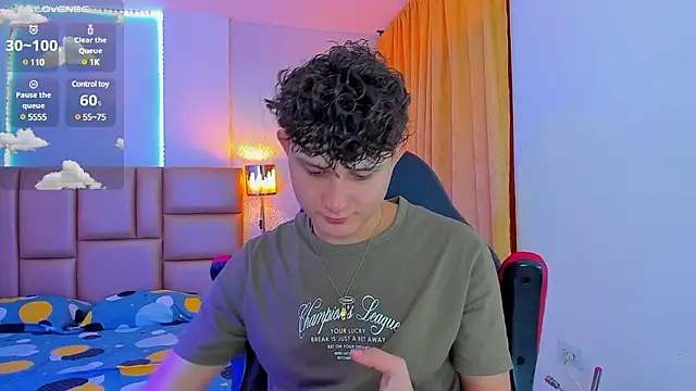 Snapshot of Nathan_Bluee chatting on March 12, 1:08 pm Nathan Bluee online show from March 12, 1:08 pm