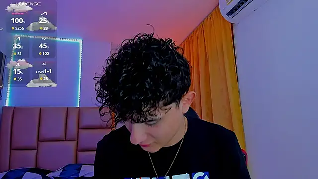 Snapshot of Nathan_Bluee chatting on March 16, 1:17 pm Nathan Bluee online show from March 16, 1:17 pm