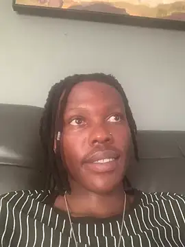 Snapshot of MluTheFixer chatting on December 30, 3:57 pm MluTheFixer online show from December 30, 3:57 pm