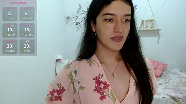 Snapshot of mia_unu chatting on October 15, 2:11 am mia unu online show from October 15, 2:11 am