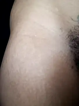 Snapshot of MILFCandy chatting on February 4, 1:13 am MILFCandy online show from February 4, 1:13 am