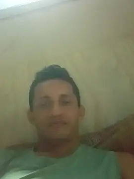 Snapshot of dotado20robson chatting on January 13, 1:22 am dotado20robson online show from January 13, 1:22 am