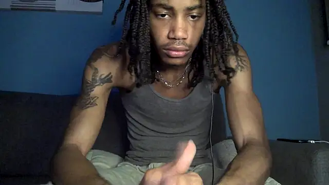 Snapshot of Skinnyblackman chatting on December 20, 3:46 am Skinnyblackman online show from December 20, 3:46 am