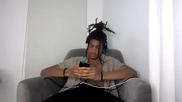 Snapshot of Skinnyblackman chatting on January 7, 2:14 am Skinnyblackman online show from January 7, 2:14 am